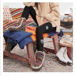 NWOT Sundance Lodge Leggings Sz S